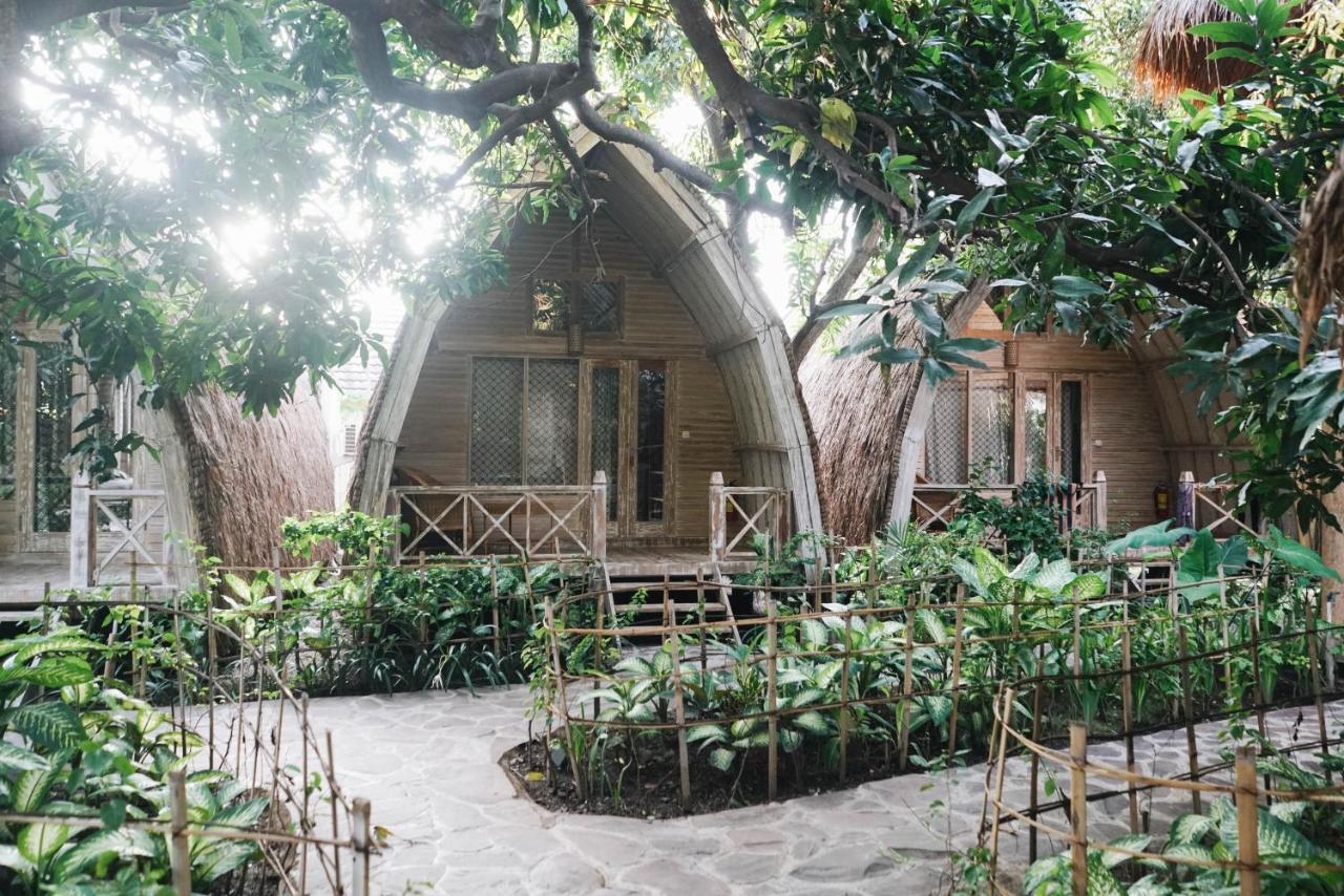 Flowers & Fire Yoga Garden Gili Air Exterior foto